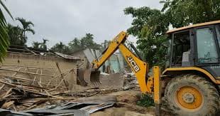 Assam Evictions - Common Shelduck English synonyms: Shelduck, Northern Shelduck, Red-billed Shelduck, Sheldrake (male), Eurasian Shelduck, Sheldfowl, Mussel-duck, Burrowduck, Barduck