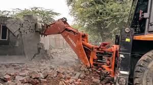 Bulldozer Justice and Arbitrary Demolitions - bajando el buldozer caterpilar del camion para probarlo